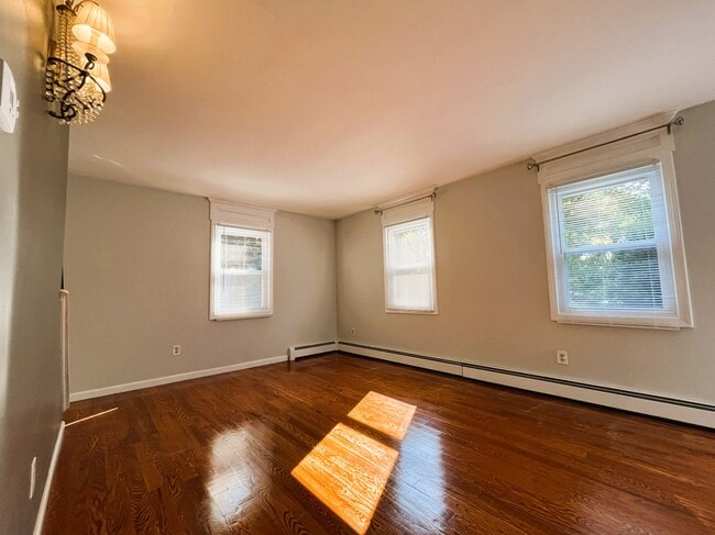 Building Photo - 21 Jones Ct