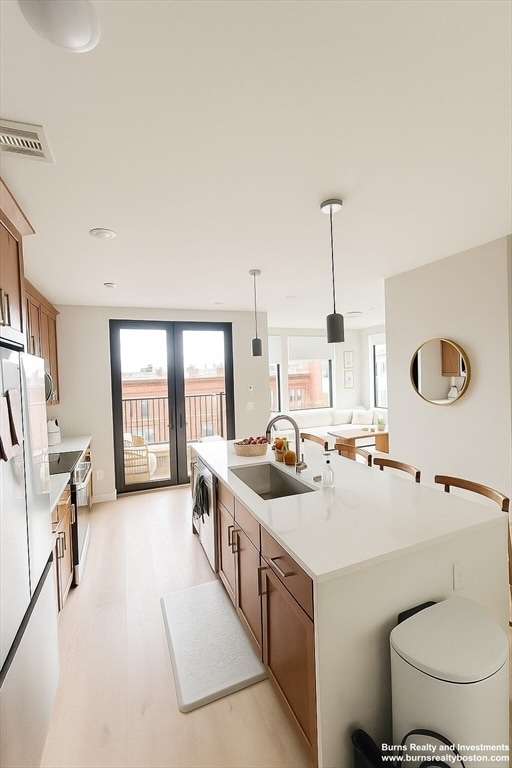 Building Photo - 400 W Broadway