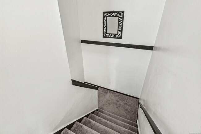 Building Photo - 220 Lasalle St