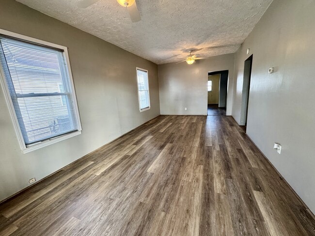 Building Photo - 152 4th St