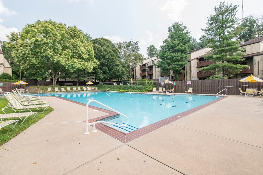 Building Photo - 253 Shawmont Ave