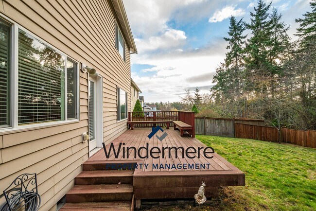 Building Photo - 1134 NW Redwing Dr