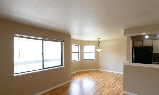 Building Photo - 3769 S Gekeler Ln