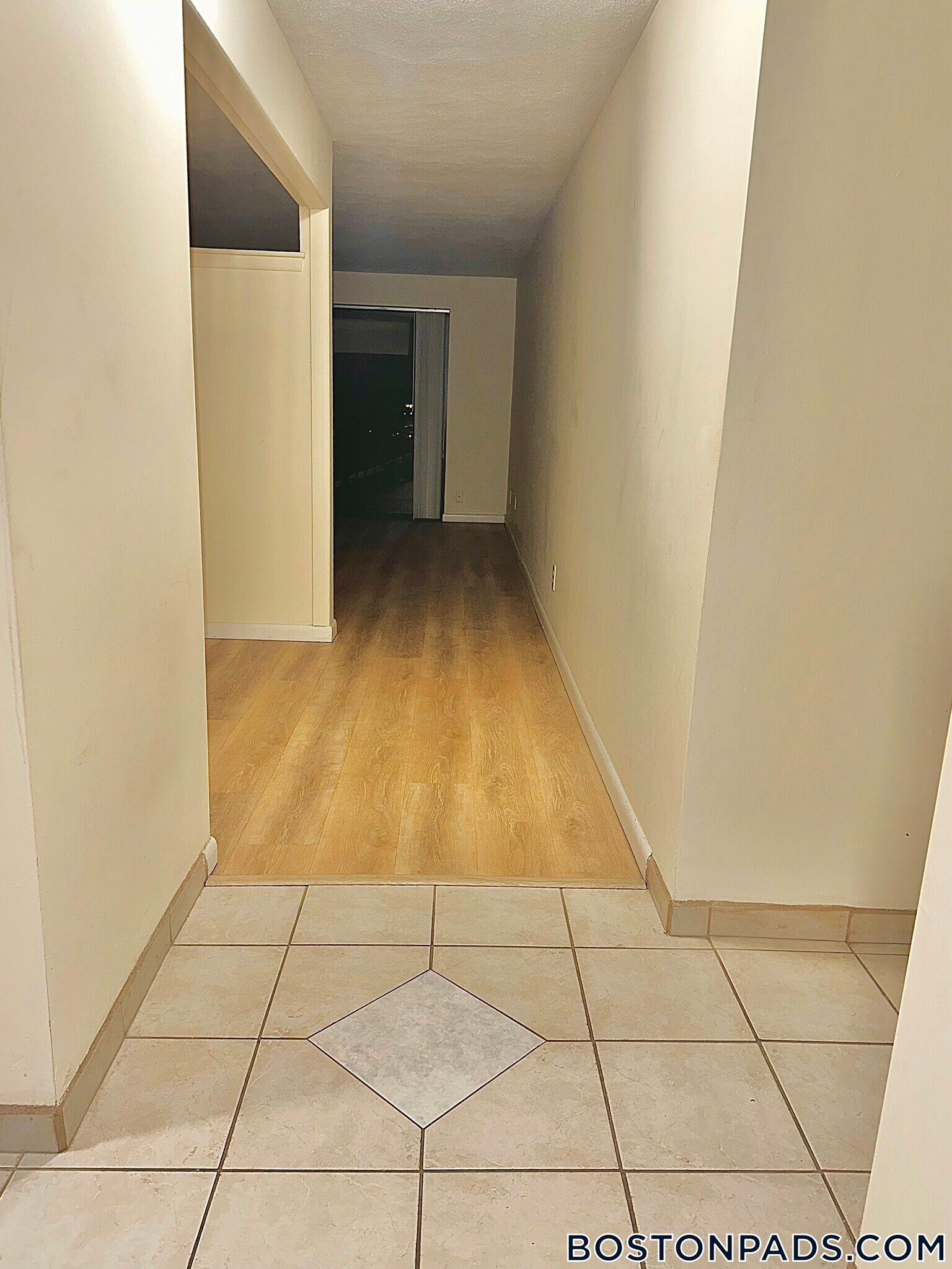 Building Photo - 24 Whites Ave