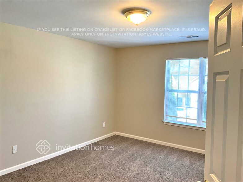Building Photo - 211 Woodland Way