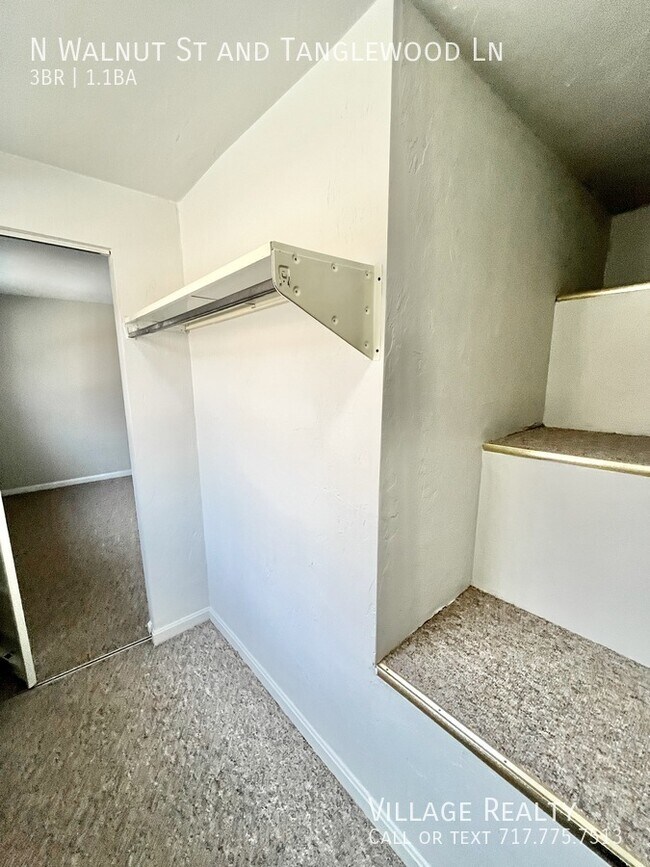 Building Photo - 492 N Walnut St