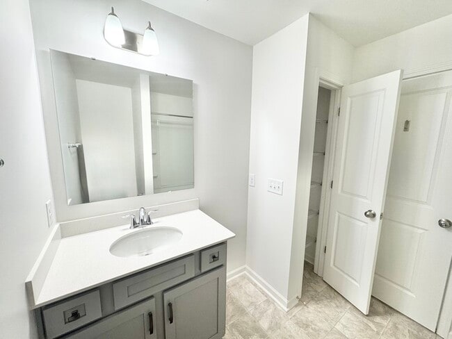 Building Photo - 3 br paired home with 2nd floor loft 2 car garage near I-40 and I-77