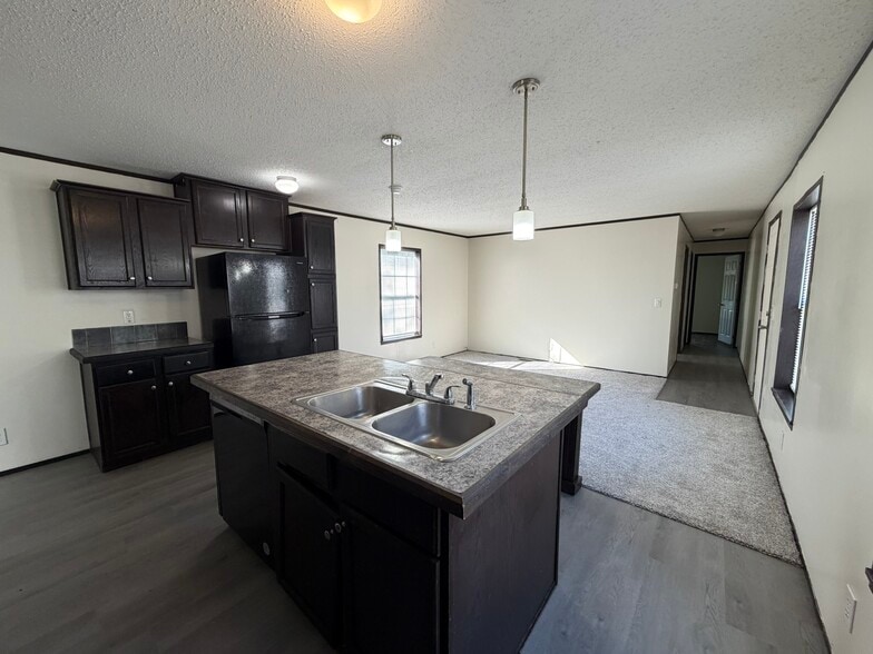 Building Photo - 2331 Wellington Green Dr