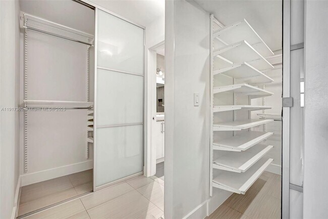 Building Photo - 170 Ocean Ln Dr