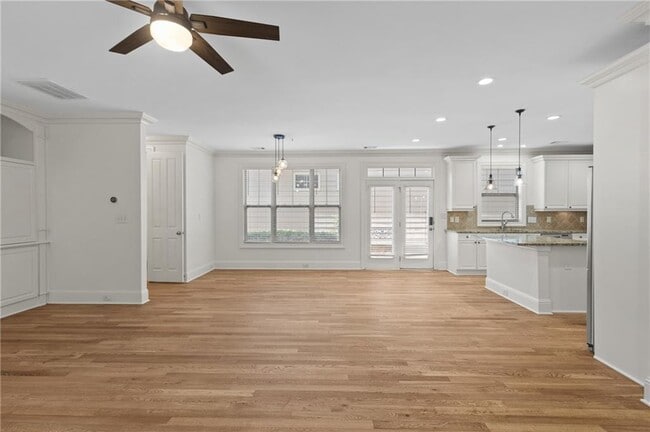 Building Photo - 319 Barbados Ln