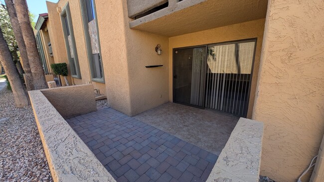 Building Photo - 2 Bedroom Condo in the Scottsdale Terrace Condominiums Community Near N Pima Rd and E Indian Scho...