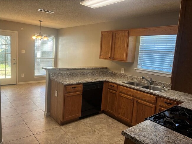 Building Photo - 611 Westchase Ct S