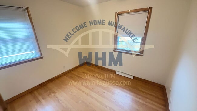 Building Photo - 616 N 99th St