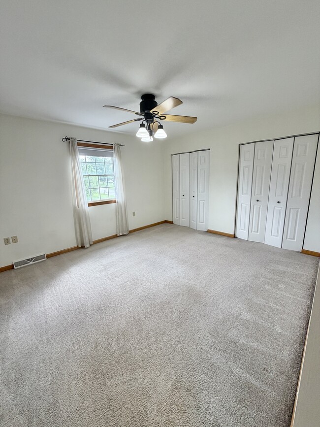 Building Photo - 1601 Thistle Dr
