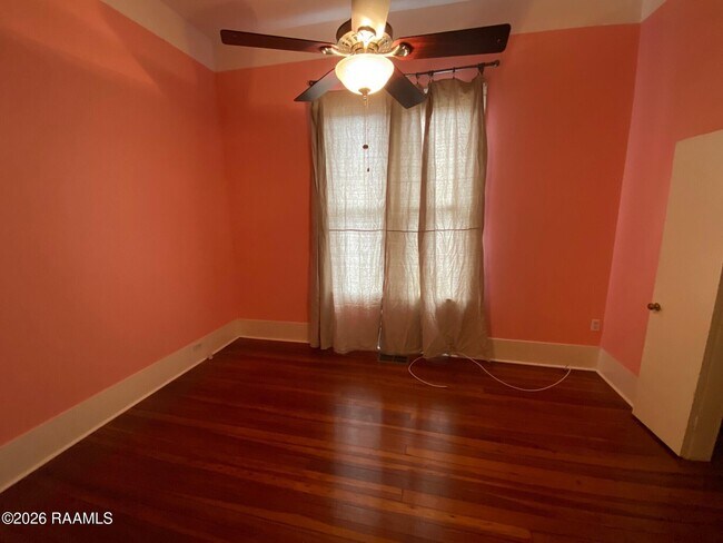 Building Photo - 215 Versailles Blvd