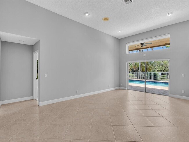 Building Photo - 10434 NW 6th Ct