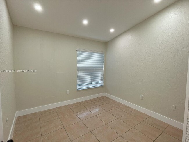 Building Photo - 2202 San Remo Cir