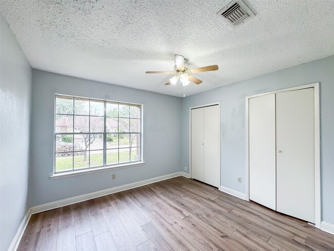 Building Photo - 12051 Creekhurst Dr