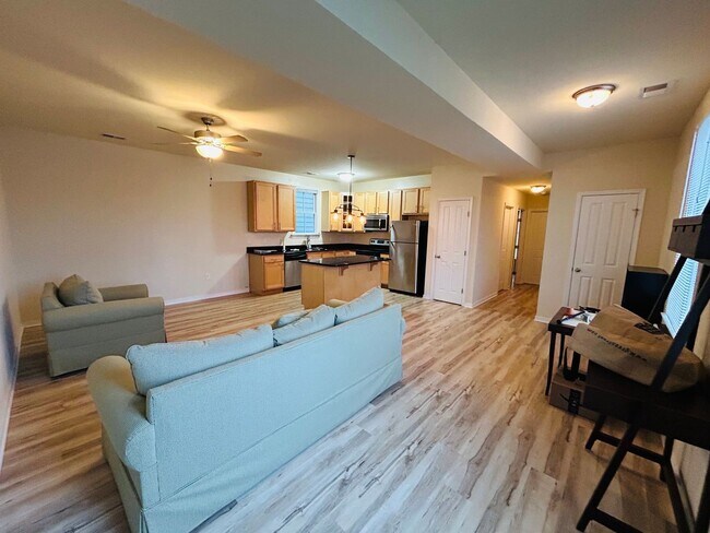 Building Photo - 807 N 23rd St