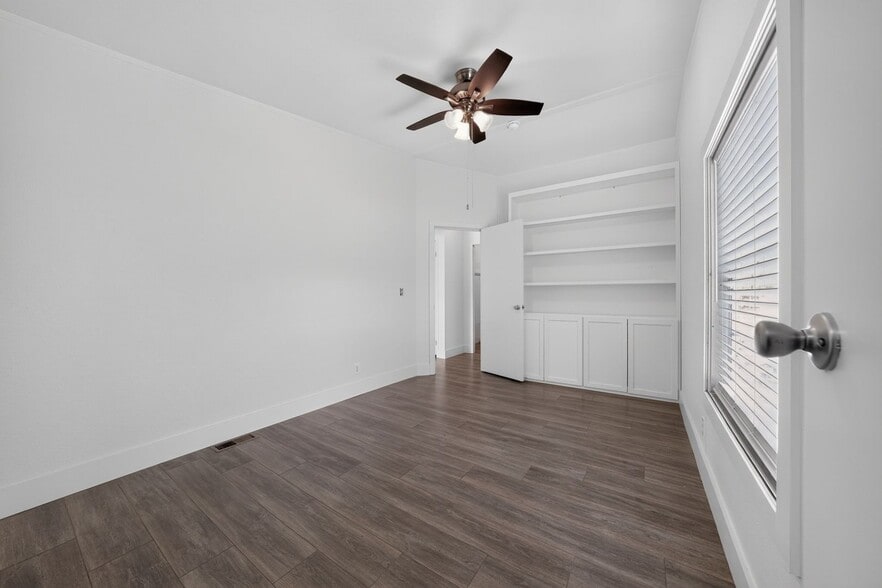 Building Photo - 9303 Redfish Dr