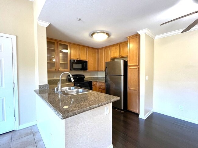 Building Photo - 1020 La Terraza Cir