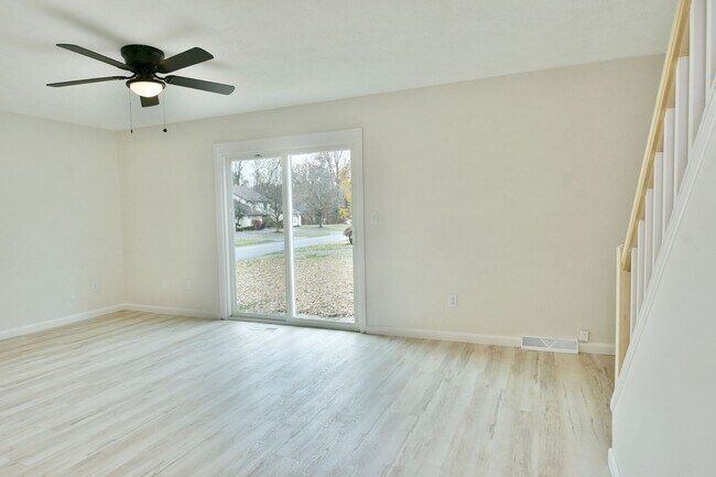 Building Photo - 460-462-462 Fowler St