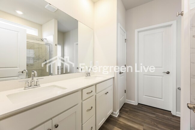 Building Photo - now