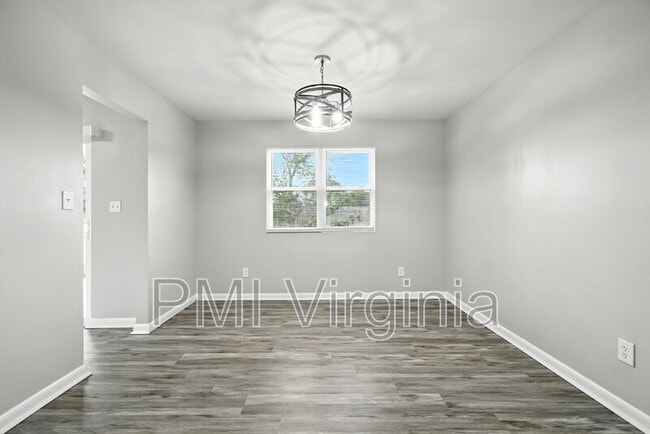 Building Photo - 5081 Holly Farms Dr