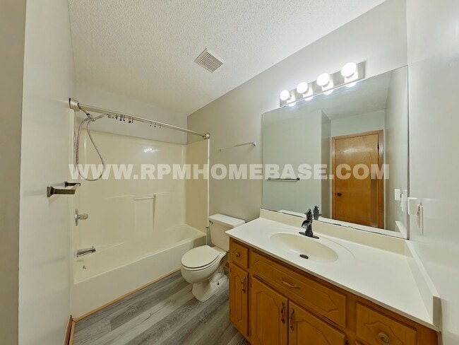 Building Photo - Charming 3-Bedroom Corner Lot Home with Sp...