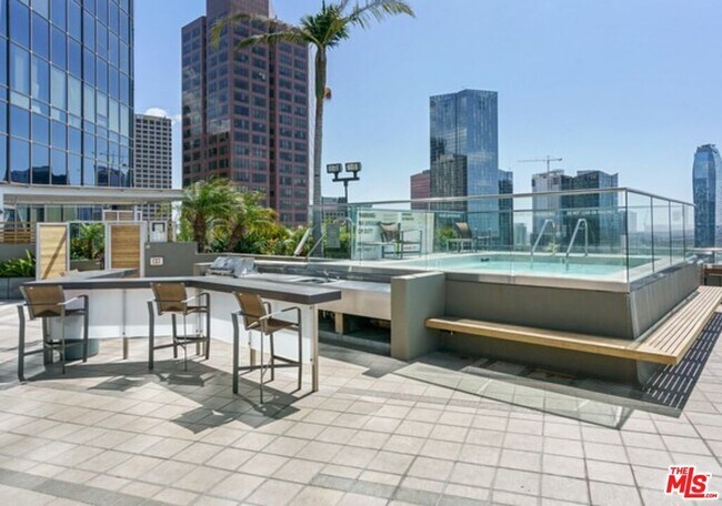 Building Photo - 1100 Wilshire Blvd