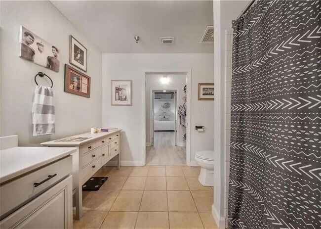 Building Photo - 308 St Louis St