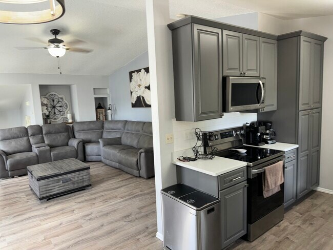 Building Photo - 4666 Witches Hollow Ln