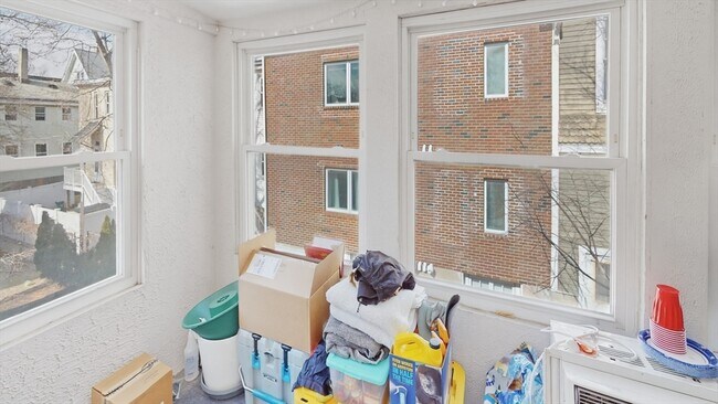 Building Photo - 64 Winslow Ave