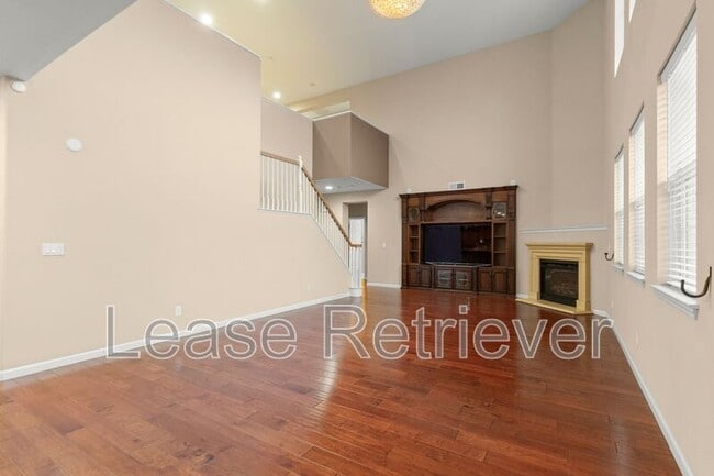 Building Photo - 265-269 S Sonrisa St