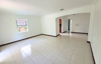 Building Photo - 1429 NE 147th St