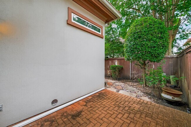 Building Photo - 11938 Rosebrier Park Ln