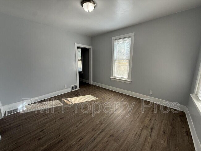 Building Photo - 3278 N 17th St