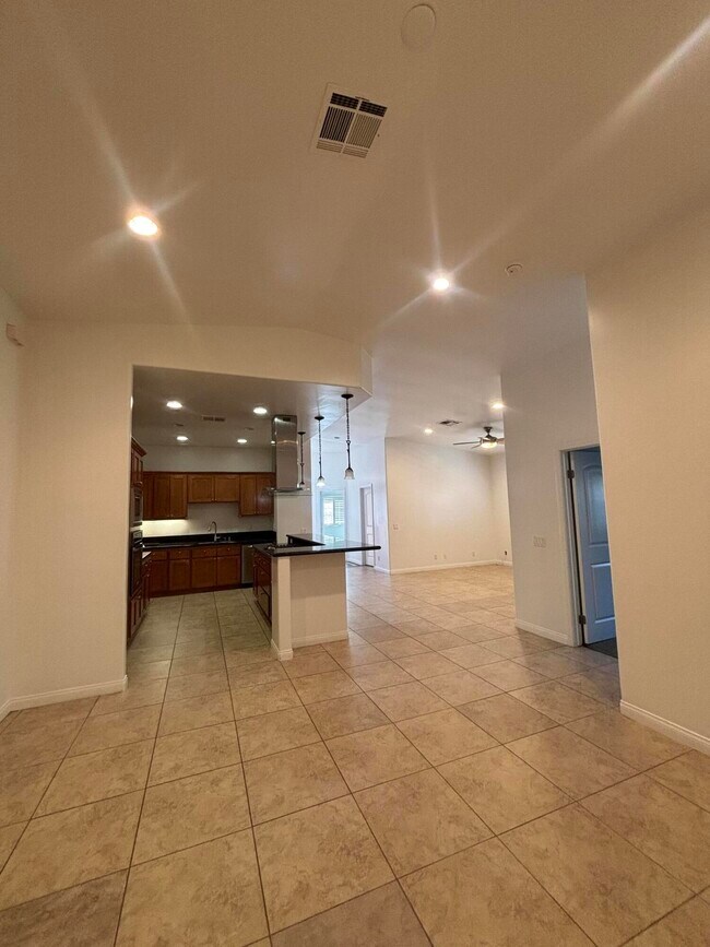 Building Photo - 53540 Avenida Rubio