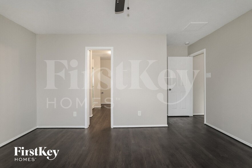 Building Photo - 15406 Boulder Hollow Ln