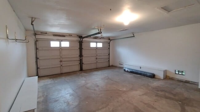 Building Photo - 5102 Alan Bean Dr