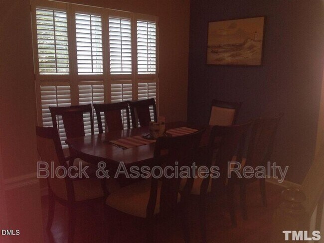 Building Photo - 1414 Crimson Creek Dr