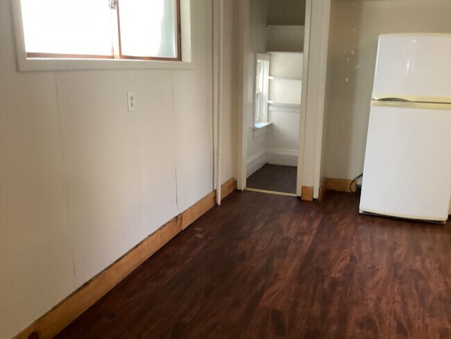 Building Photo - 1116 W Washington St