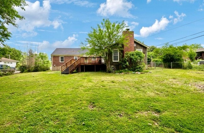 Building Photo - Very large 4 bedroom ranch in Donelson, TN...