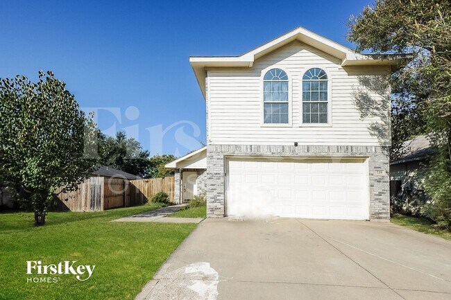 Building Photo - 729 Pace Dr