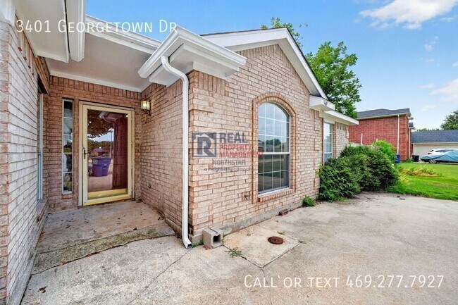 Building Photo - 3401 Georgetown Dr