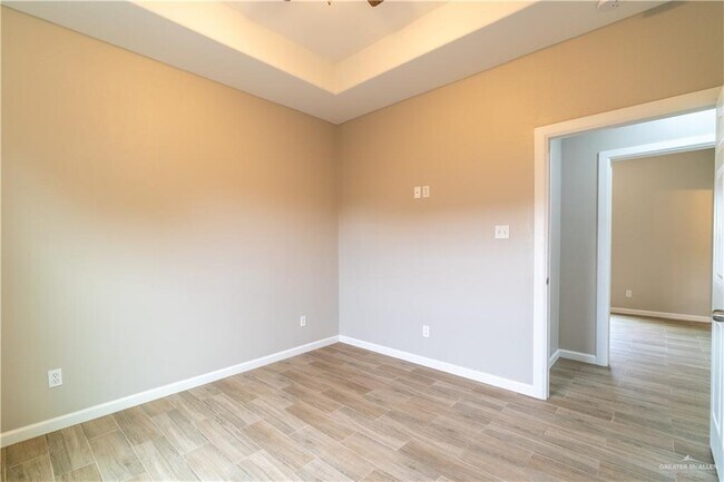 Building Photo - 6903 Venus Dr