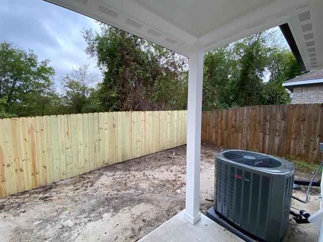 Building Photo - 2211 Henry St