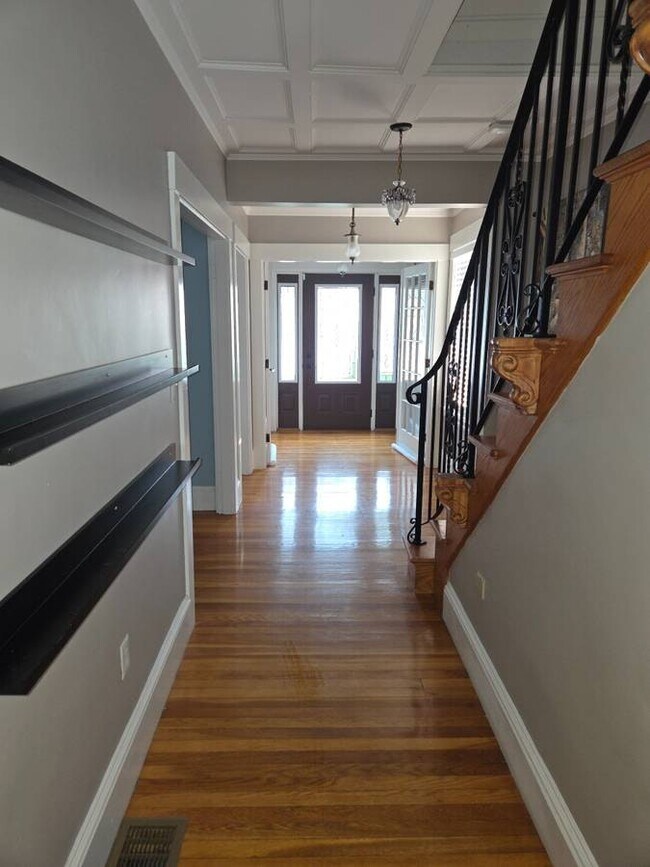 Building Photo - 26 Pearl St