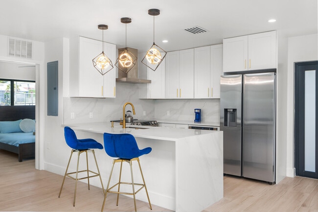 Building Photo - 303 De Carie St