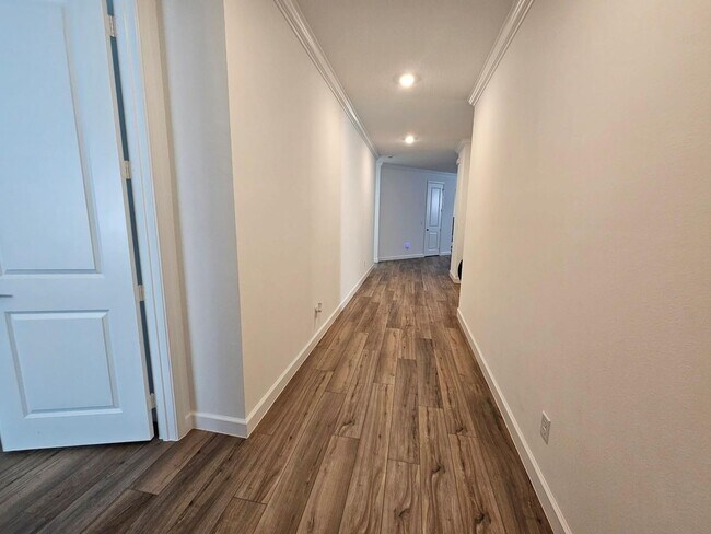 Building Photo - 1974 Wandering Willow Wy